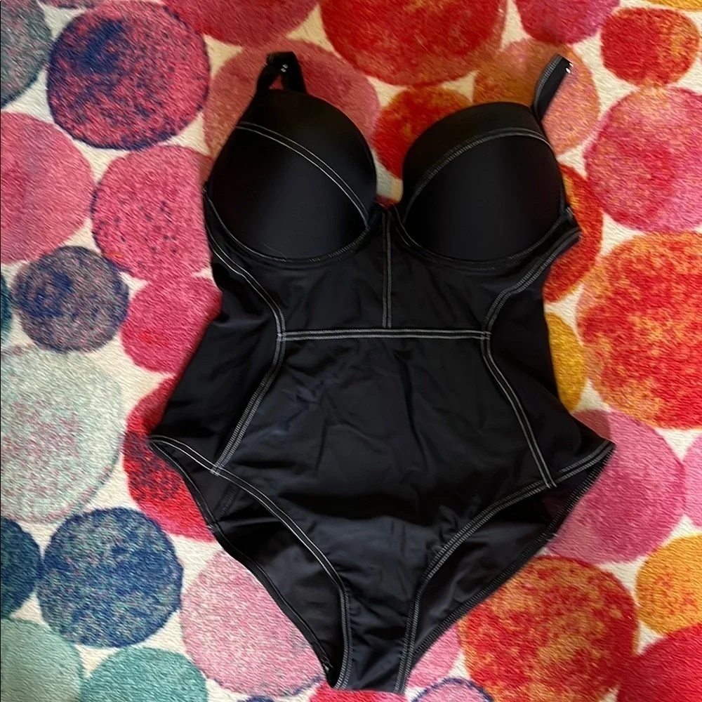 Super🔥🔥🔥One piece swimsuit.